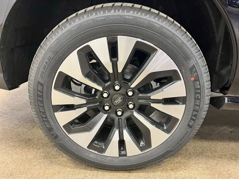 New 2025 Ford Expedition Platinum w/ Platinum Ultimate Package image 24