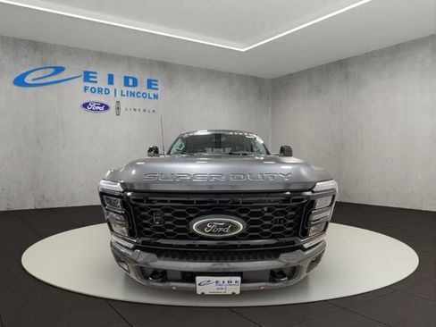 New 2026 Ford F250 Lariat w/ Black Appearance Package AWD/4WD image 5