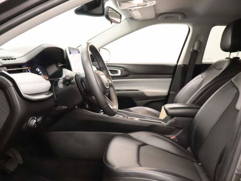 Used 2022 Jeep Compass Latitude FWD image 15
