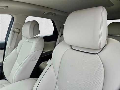 Used 2024 Genesis GV70 2.5T w/ Advanced Package AWD/4WD image 16