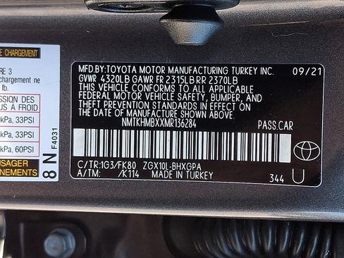 Used 2021 Toyota C-HR XLE image 27