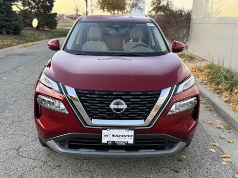 Used 2023 Nissan Rogue SV image 31