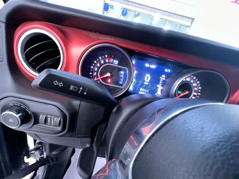 Used 2018 Jeep Wrangler Unlimited Rubicon AWD/4WD image 18