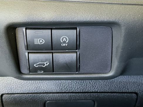 Certified 2023 Toyota Highlander XLE image 11