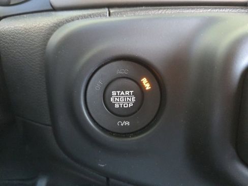 Used 2021 Jeep Wrangler Sport S image 13