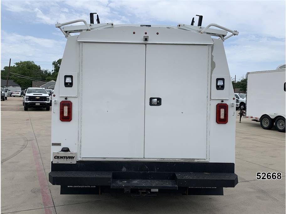 Used 2023 Ford E-450 and Econoline 450 Super Duty w/ Power Windows & Locks Group RWD image 9