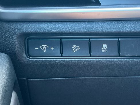 Used 2024 Kia Telluride S FWD image 38