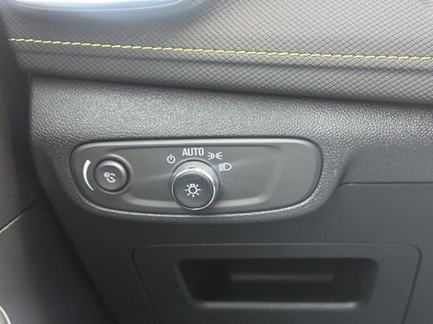 Used 2025 Chevrolet TrailBlazer ACTIV w/ Convenience Package image 32