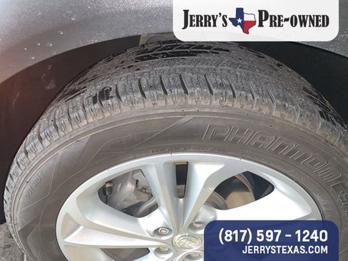 Used 2021 Buick Encore GX Preferred w/ Cold Weather Comfort Package FWD image 4