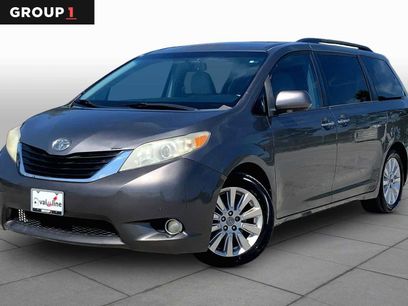 Used 2011 Toyota Sienna Limited w/ Premium Pkg