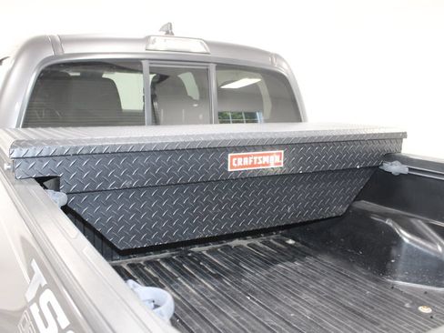 Used 2020 Toyota Tacoma SR w/ SR Convenience Package RWD image 19