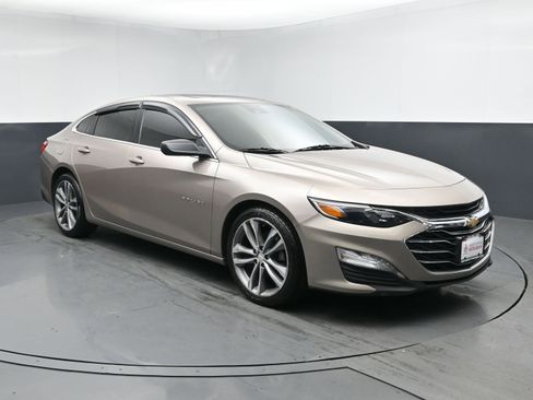 Used 2023 Chevrolet Malibu LT w/ Driver Confidence Package image 2