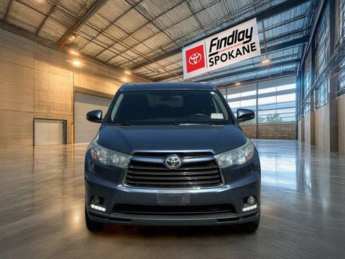 Used 2014 Toyota Highlander Limited Platinum AWD/4WD image 2