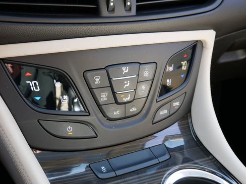 Used 2020 Buick Envision Premium w/ Driver Confidence Package AWD/4WD image 28