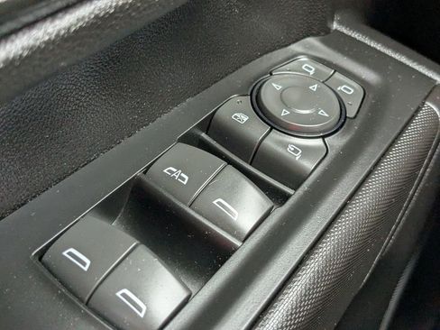 Used 2025 Chevrolet Silverado 2500 Custom w/ Custom Value Package image 23