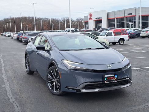 New 2026 Toyota Prius XLE image 31