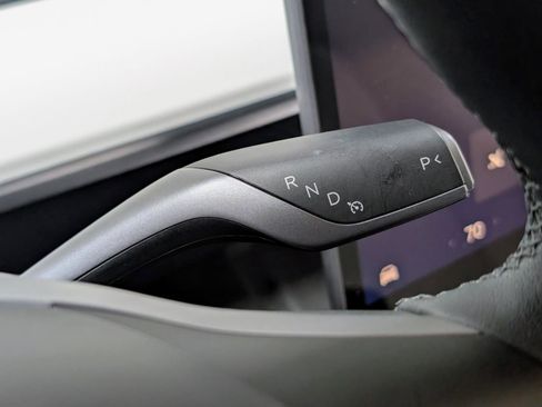 Used 2022 Tesla Model Y Long Range image 28