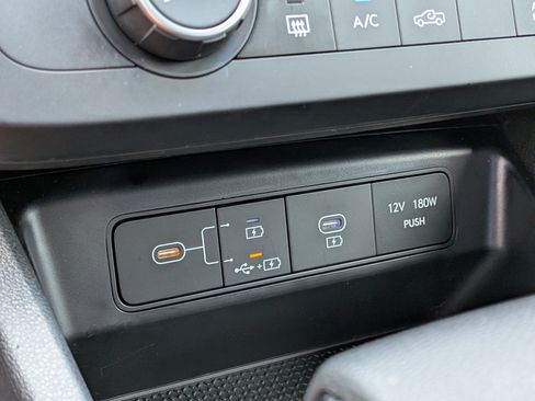 Used 2025 Hyundai Santa Cruz SE FWD image 30
