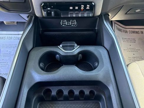 Used 2022 RAM 2500 Big Horn w/ Level C Equiment Group AWD/4WD image 25