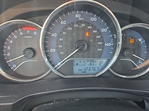 Used 2014 Toyota Corolla L image 24