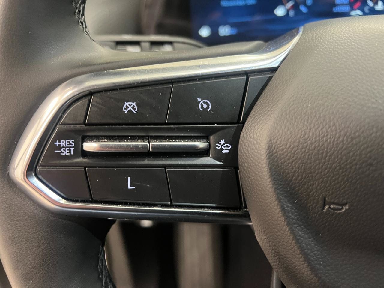 Used 2025 Chevrolet Equinox LT FWD image 47