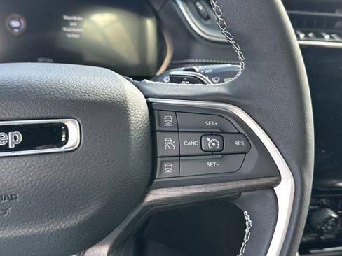 New 2025 Jeep Grand Cherokee L Limited w/ Luxury Tech Group II image 21