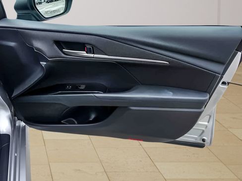 Used 2025 Toyota Camry LE FWD image 23