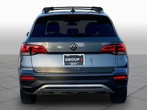 Used 2024 Volkswagen Taos SE FWD image 5