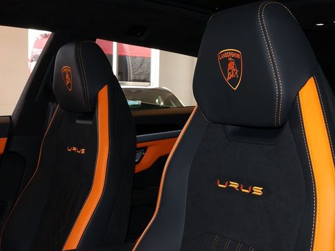 Used 2023 Lamborghini Urus S image 40