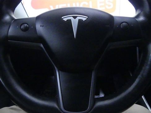 Used 2018 Tesla Model 3 Long Range image 17