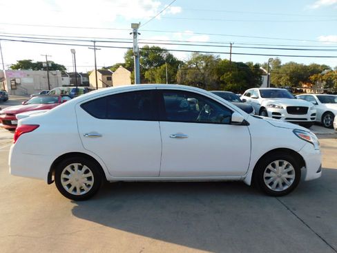 Used 2017 Nissan Versa SV image 8