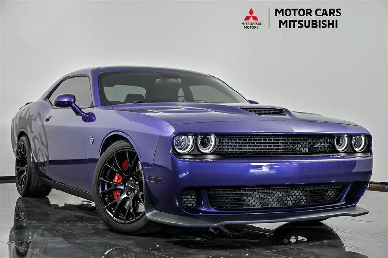 Used 2016 Dodge Challenger SRT Hellcat RWD image 1