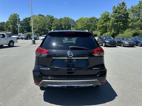 Used 2018 Nissan Rogue SV w/ Premium Package AWD/4WD image 4