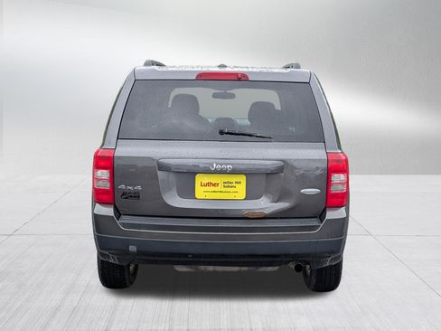 Used 2014 Jeep Patriot Latitude AWD/4WD image 6