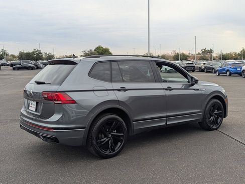 Used 2024 Volkswagen Tiguan SE R-Line image 6