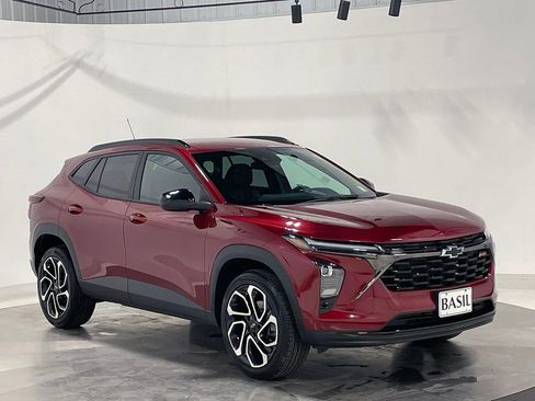Used 2024 Chevrolet Trax RS FWD image 39
