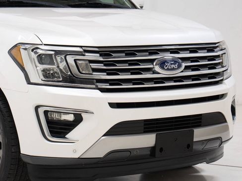 Used 2018 Ford Expedition Max Limited w/ Equipment Group 301A RWD image 9