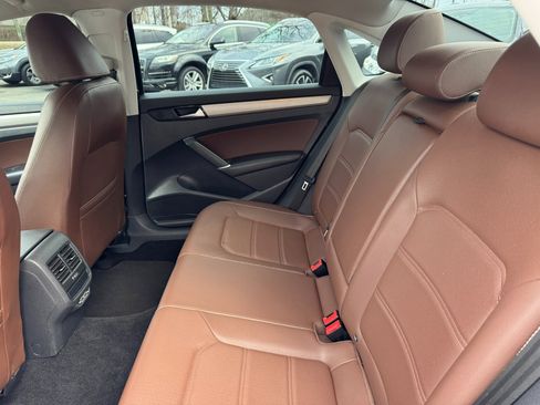 Used 2022 Volkswagen Passat 2.0T SE image 24