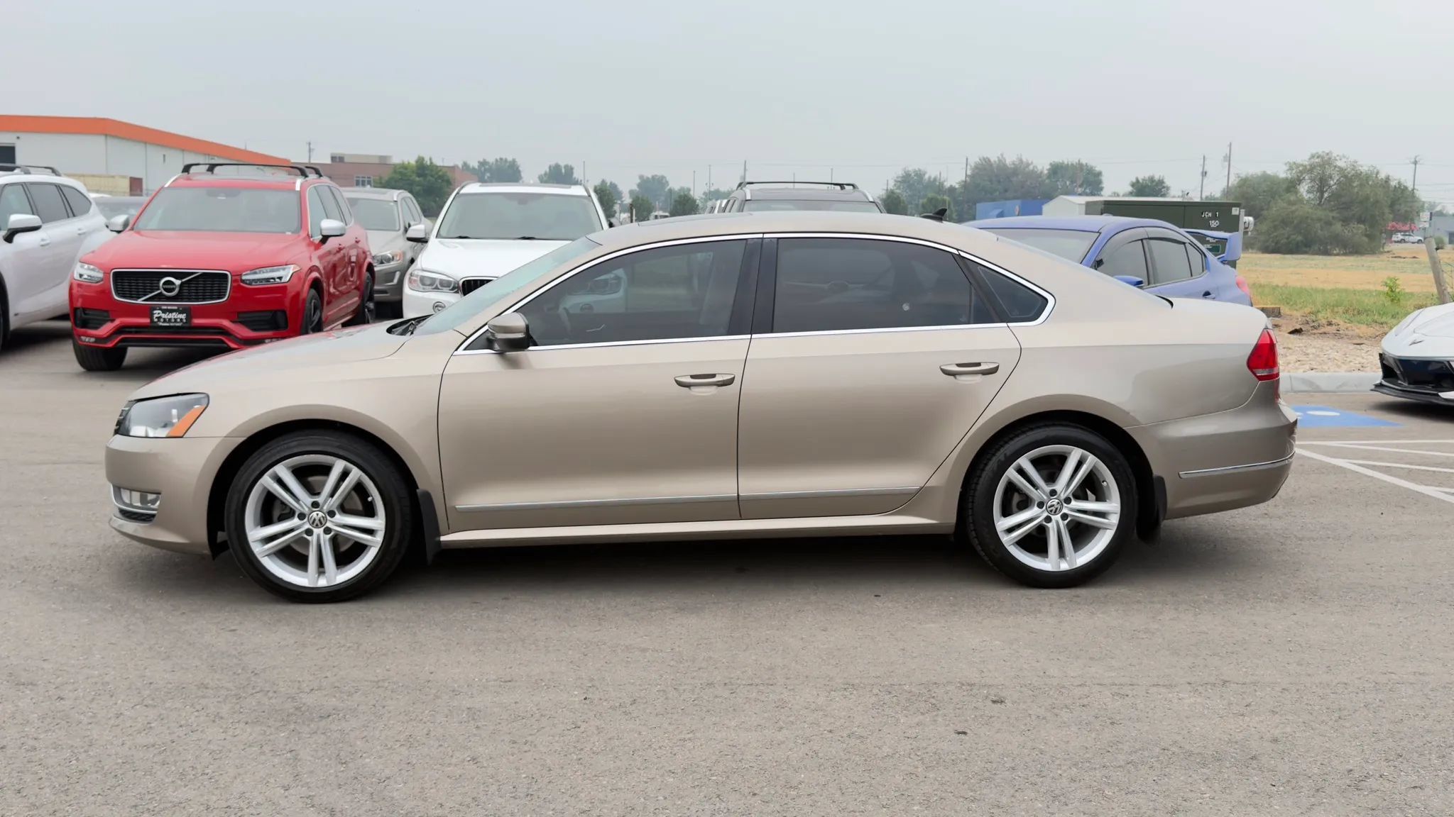 Used 2015 Volkswagen Passat TDI SEL Premium FWD image 8