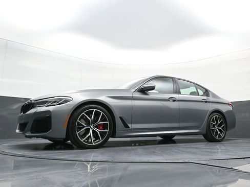 Used 2023 BMW 540i xDrive w/ M Sport Package image 25