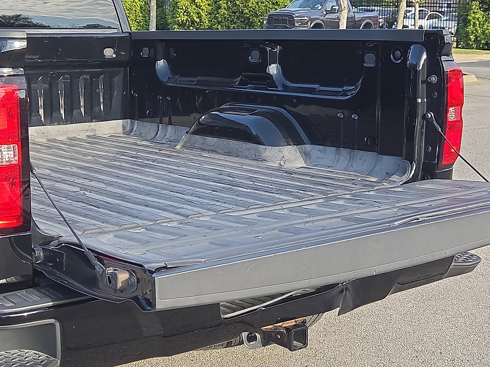 Used 2019 Chevrolet Silverado 1500 Custom w/ Custom Convenience Package RWD image 9