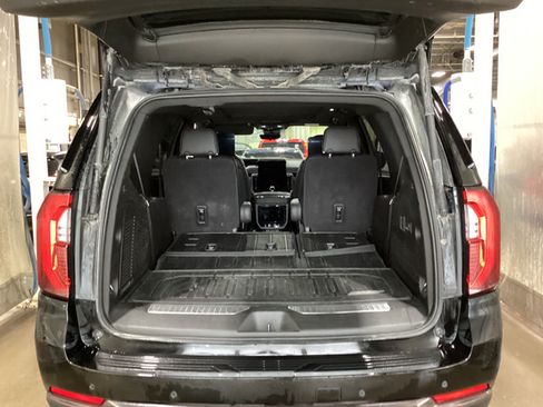 Used 2025 GMC Yukon AT4 Ultimate w/ LPO, Floor Liner Package AWD/4WD image 12