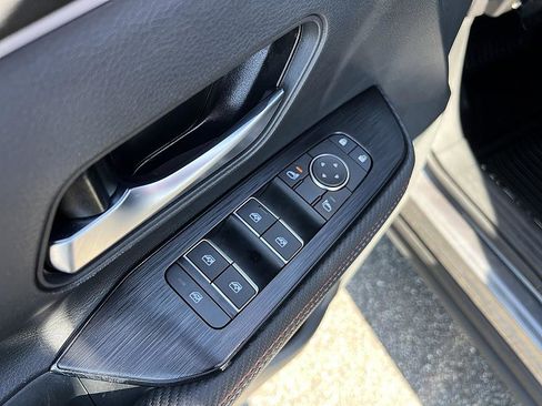 Certified 2025 Nissan Kicks SR w/ SR Premium Package AWD/4WD image 21