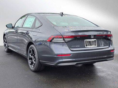 New 2025 Honda Accord SE image 5