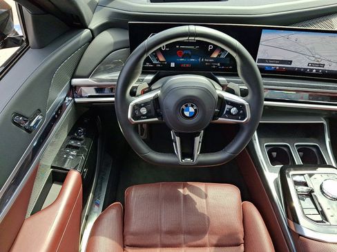 Used 2023 BMW 760i xDrive AWD/4WD image 11