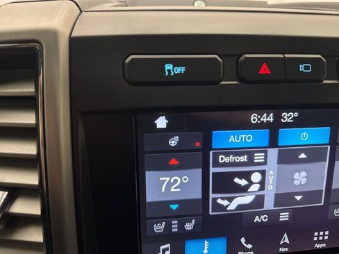 Used 2018 Ford F150 Platinum w/ Equipment Group 701A Luxury image 33