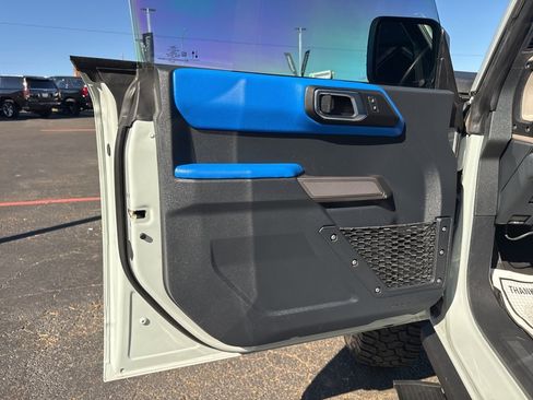 Used 2022 Ford Bronco Wildtrak image 11