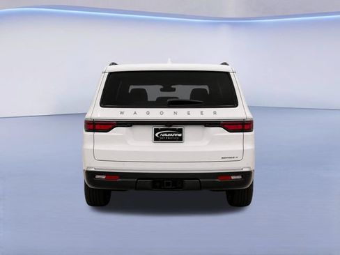 Used 2024 Jeep Wagoneer Series II w/ Flexible Seating Group RWD image 7