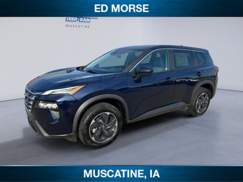 Used 2024 Nissan Rogue SV FWD image 1