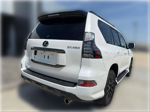 Certified 2023 Lexus GX 460 w/ Black Line Special Edition AWD/4WD image 7